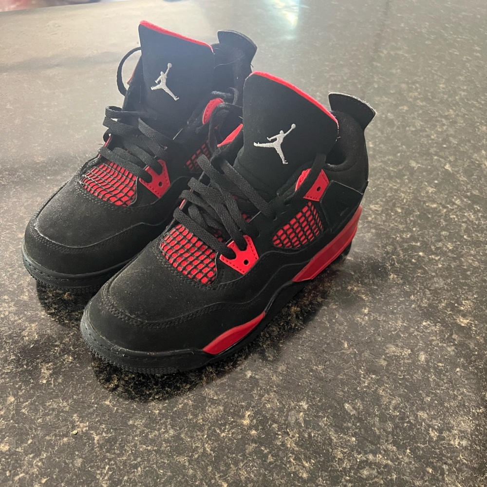 Jordan 4s